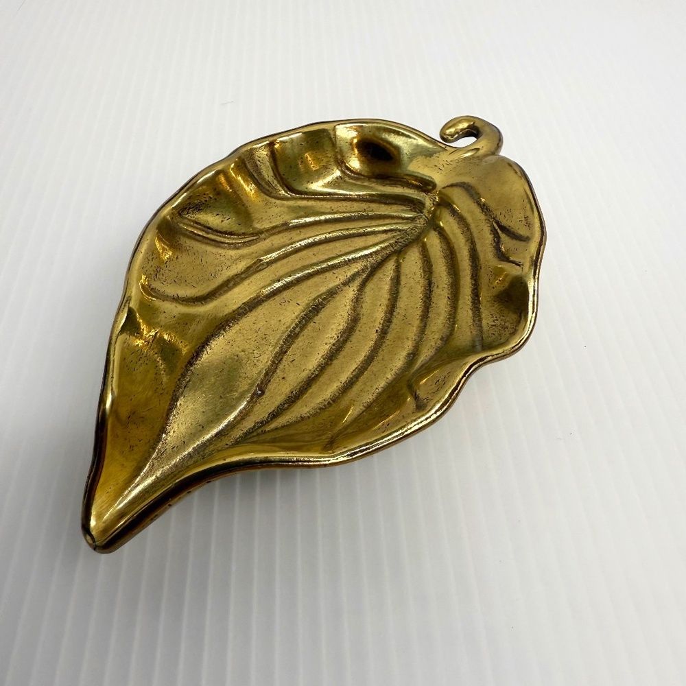 Vintage Solid Brass Leaf Shaped‎ Trinket Tray Ring Dish MCM Nature Leaves Footed